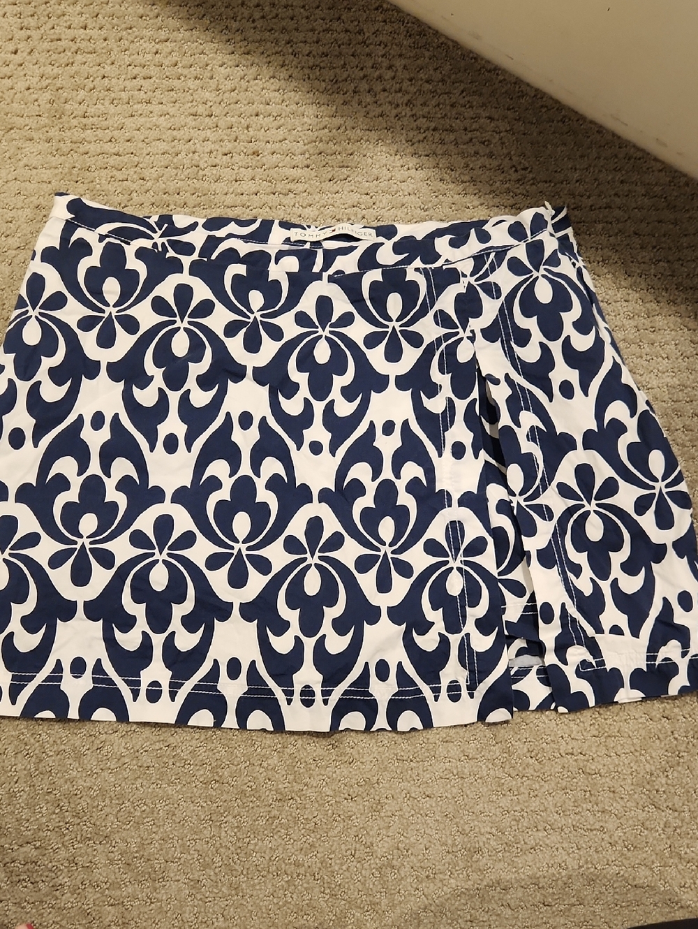Tommy Bahama Navy and White Printed Skort Sz 12